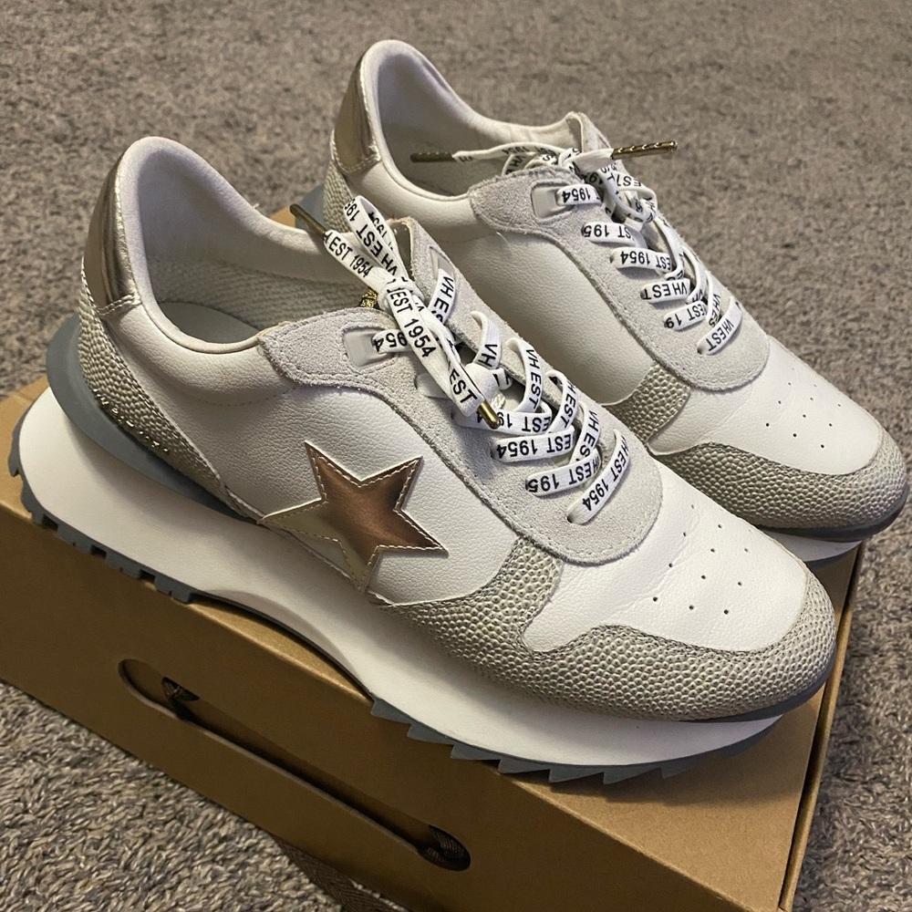 Vintage Havana tennis shoes